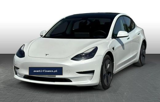 Tesla Model 3 – auto używane w najmie