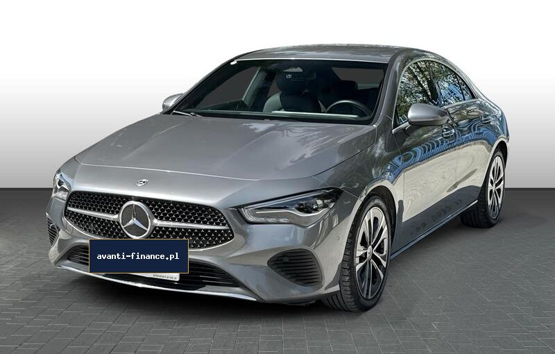 Mercedes-Benz CLA 180 DCT 4d – zdjęcie 1