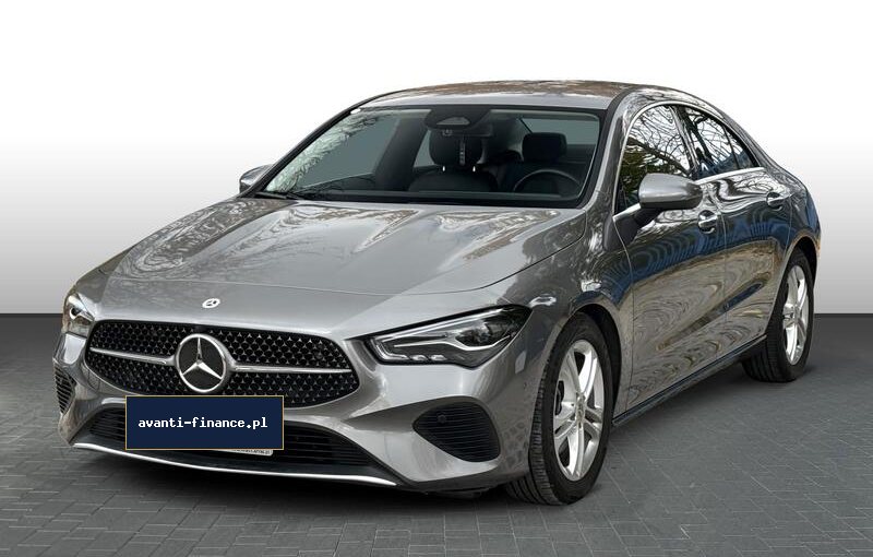 Mercedes-Benz CLA 180 DCT 4d – zdjęcie 1